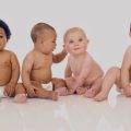 4 Orang yang Berbicara Ketika Masih Bayi