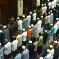 Solusi Jika Imam Kurang Rakaat ketika Salat